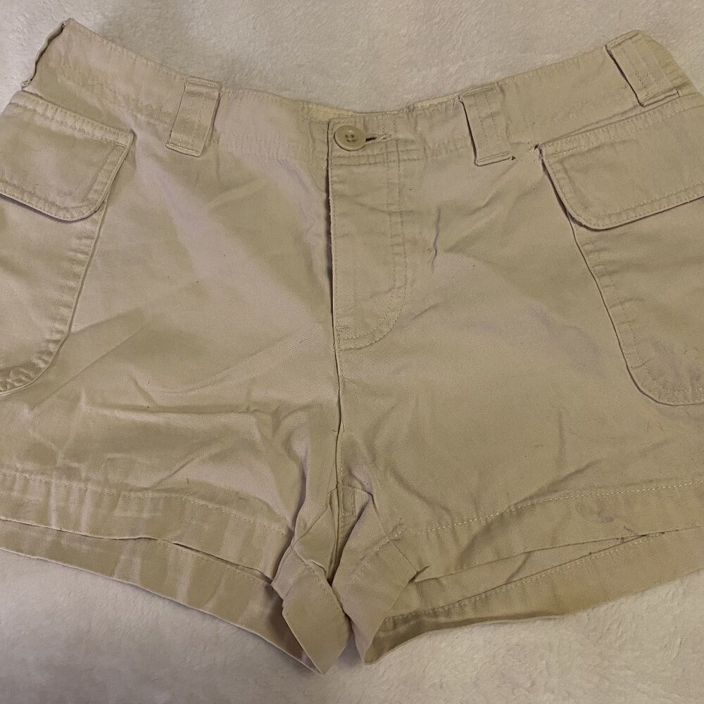 Old Navy Short Shorts Size 6 Button Fly Casual Golf Sports Sexy Tan Khaki